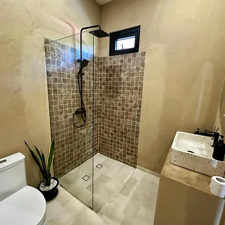 Jepun Hill Studios & Amed Jepun Divers